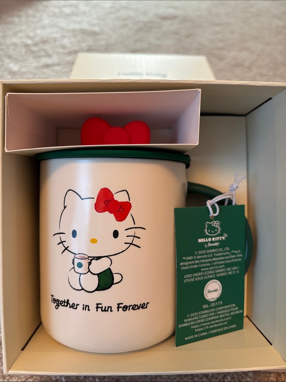 Hello Kitty Starbucks Box in Cream and Red collab nwt - Picture 5 of 5